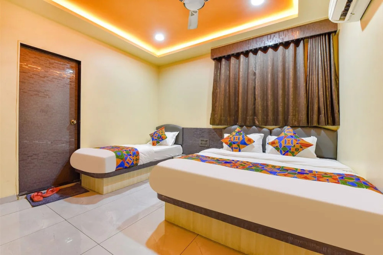 Fabhotel Max Inn