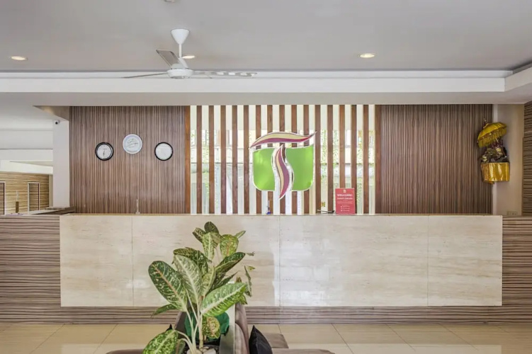 ZEN Rooms Kartika Plaza