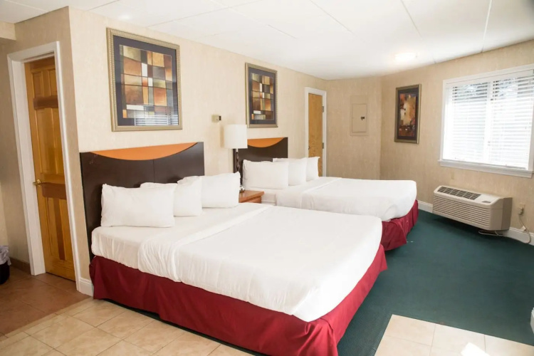 Cedar Park Inn & Whirlpool Suites photo 23
