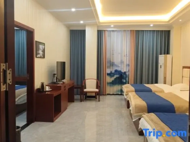 Deluxe Suite