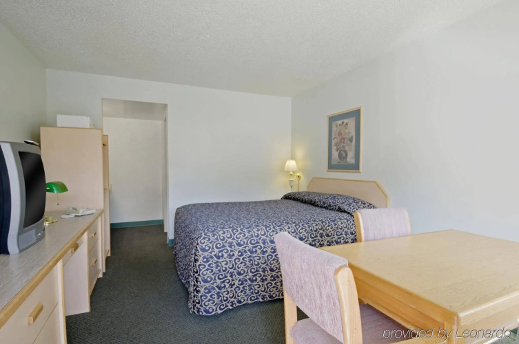 Canadas Best Value Desert Inn & Suites Cache Creek