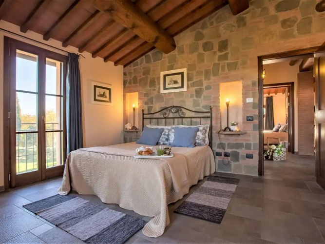 Lavish Peccioli Villa