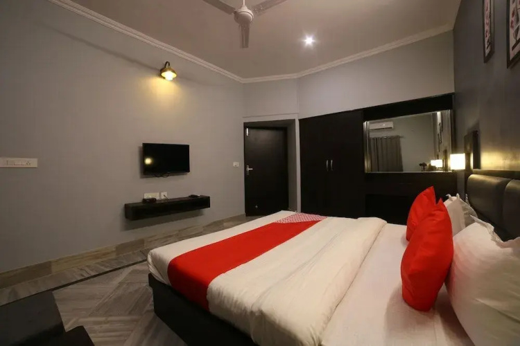 Hotel Vasko by OYO Rooms