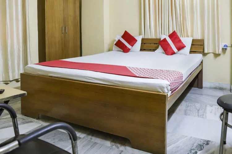 OYO 46660 Manjushree Club 10