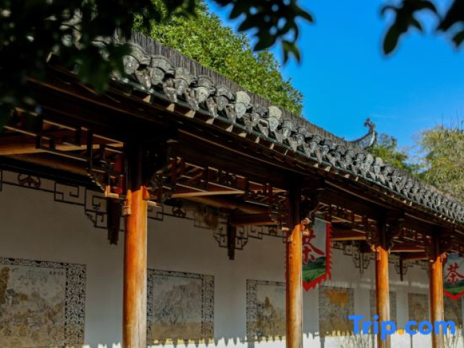 Longshan Villa Resort