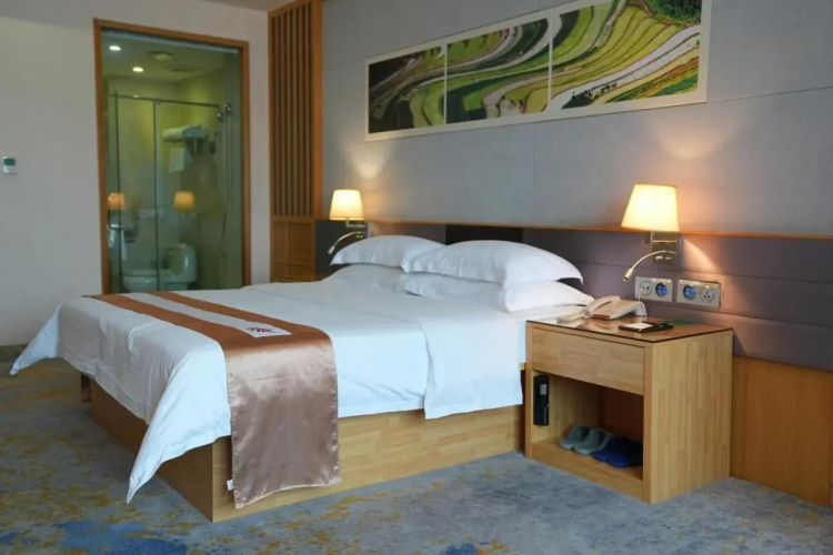 Huayu Holiday Hotel