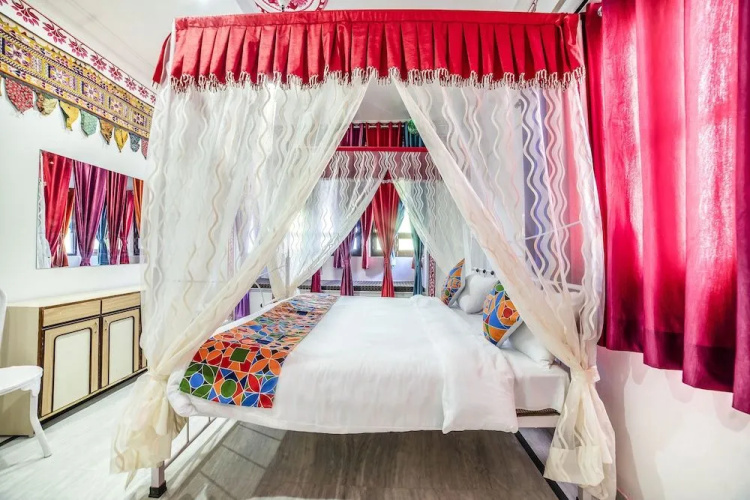 FabHotel White House