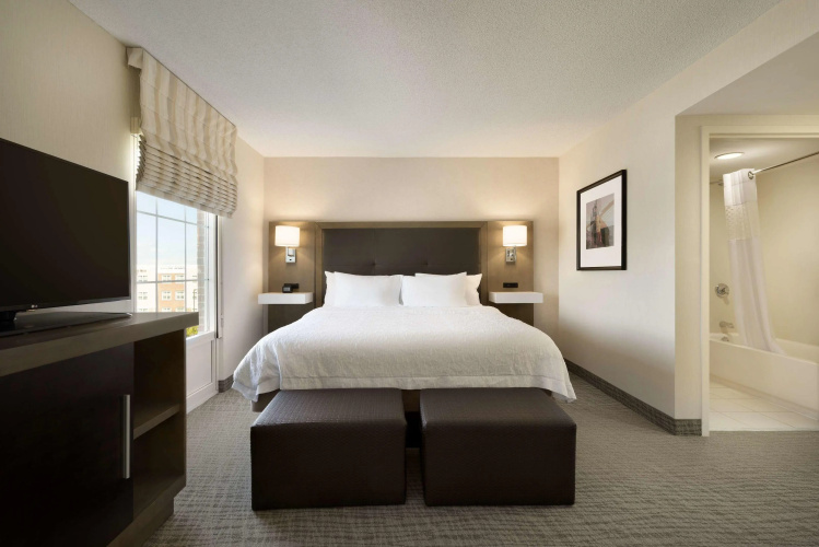 Hampton Inn & Suites Newport/Middletown