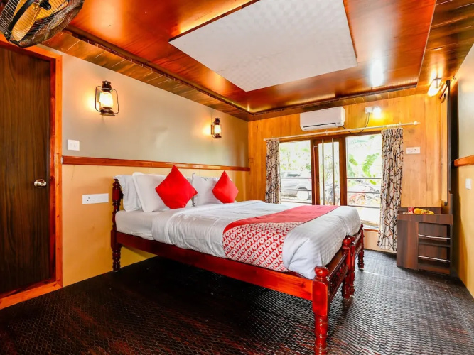 Oyo 24920 Indraprastha Royal Castle Sharing Houseboat