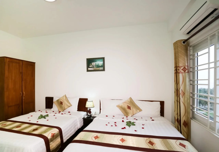 Little Gold Hotel