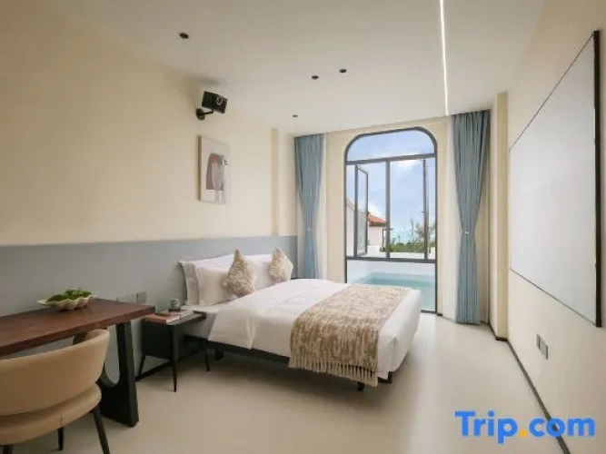 4 Bedrooms Family Villa