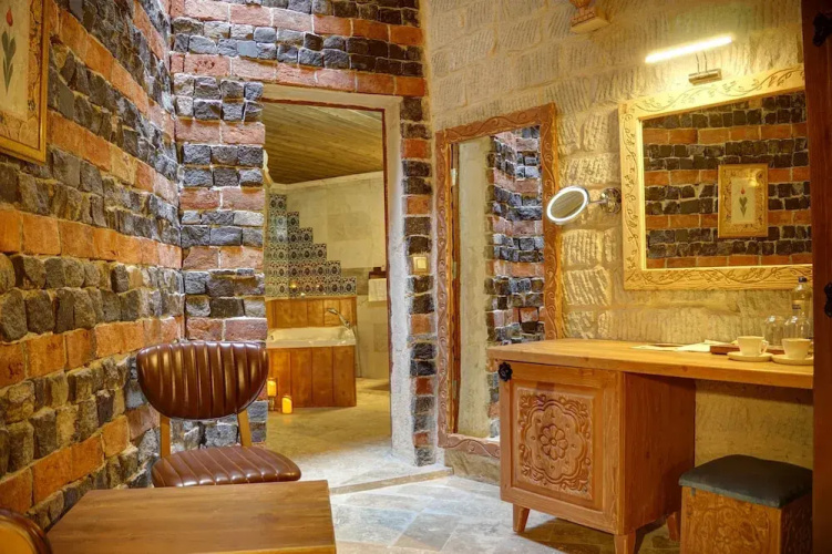 Nar-I Ask Cave Hotel