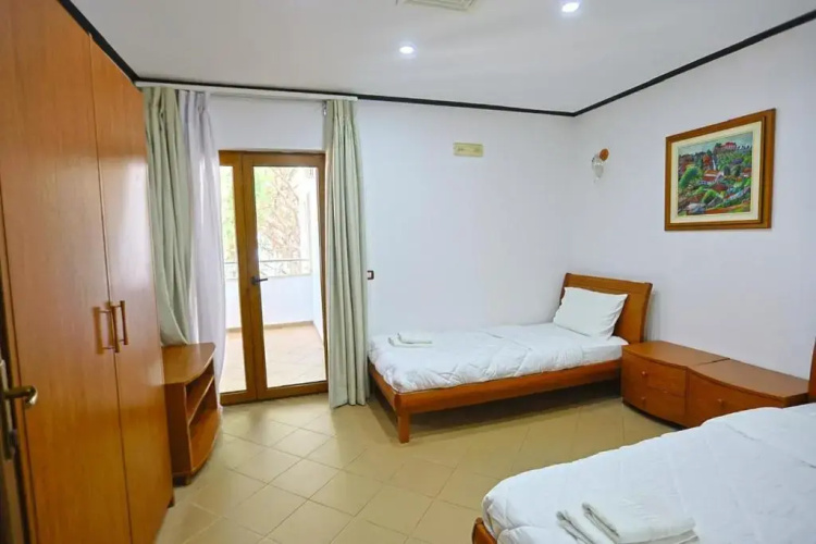 Kastrati Hotel