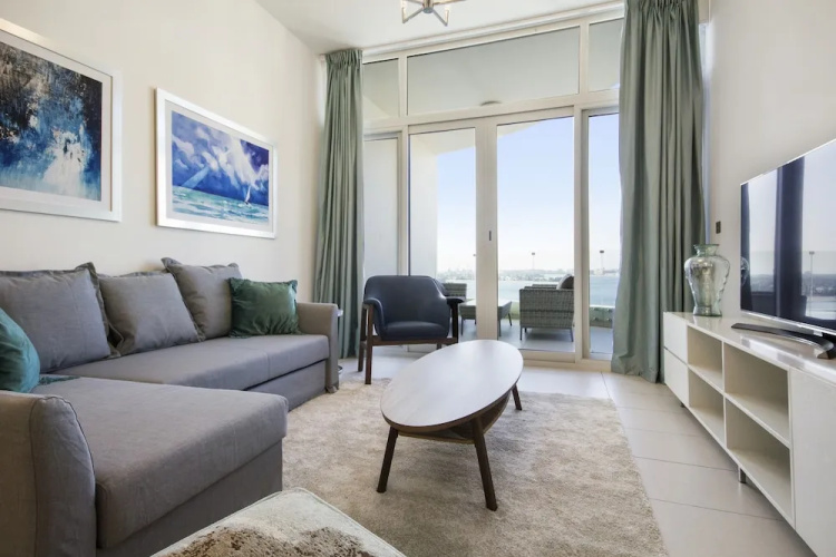 Bespoke Residence - Royal Bay Residence