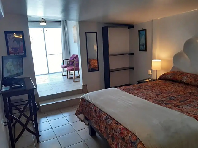 #7 Beach Front Private Room