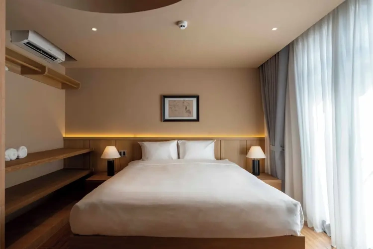 Standard Double room with balcony and with city view