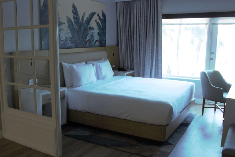 Radisson Resort Miami Beach