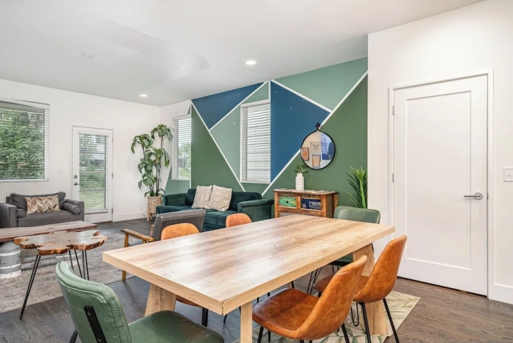 4 Bedrooms Cottage