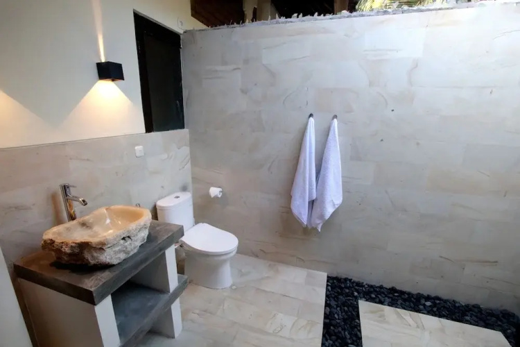 3 BR luxury beachfront with private pool