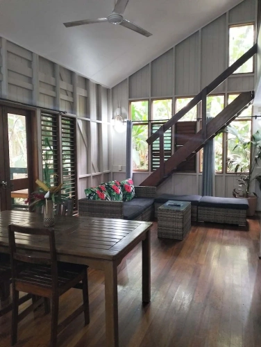 2 Bedrooms Bungalow with land view