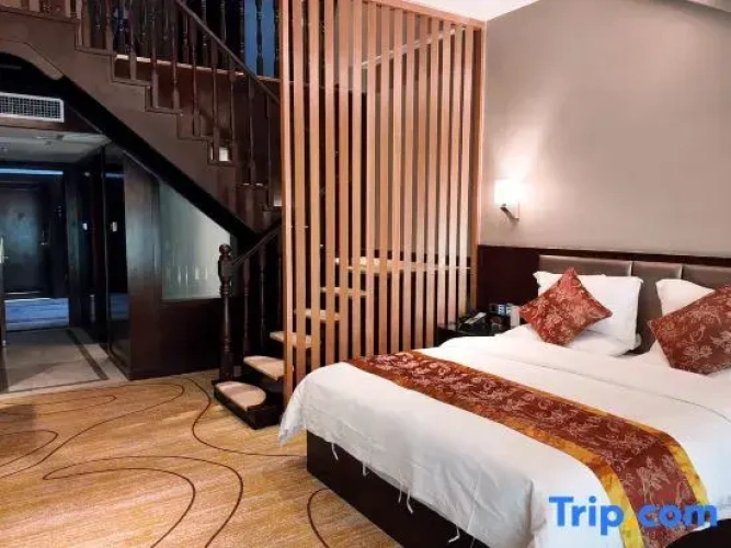 Deluxe Duplex Suite