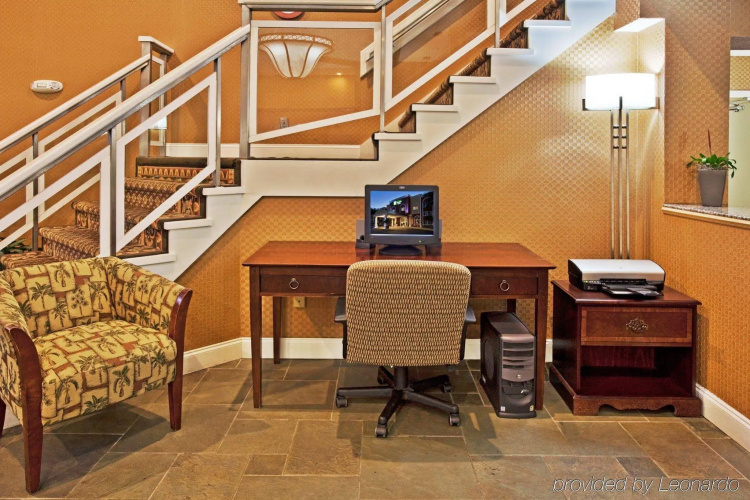 Holiday Inn Express & Suites Bradenton West photo 18