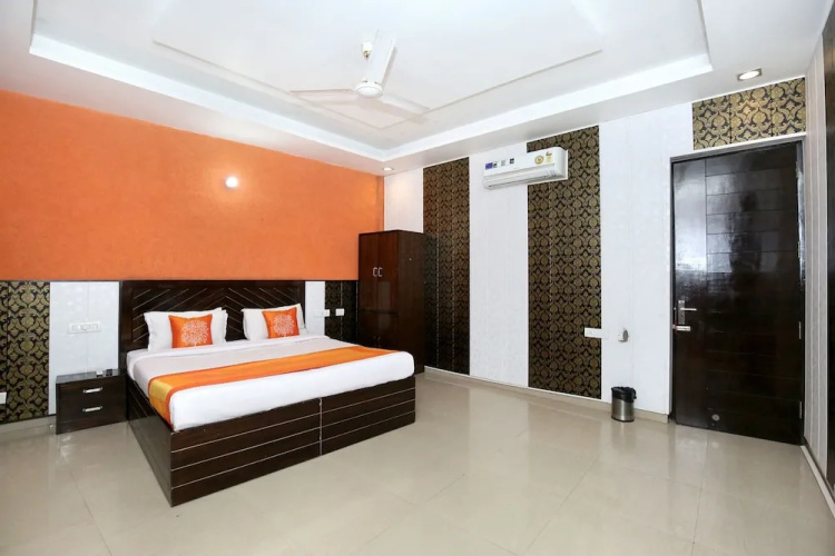 OYO 5026 Preet Hotel
