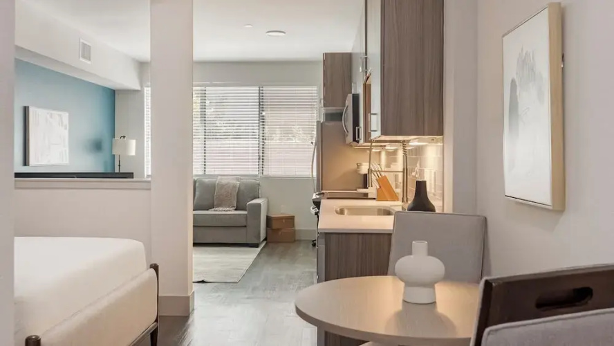 Biltmore Apartments By Landing