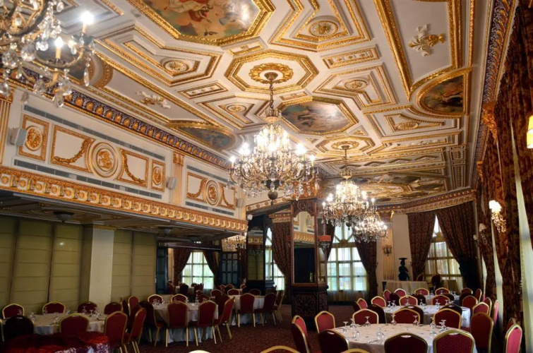Golden Serenada Hotel