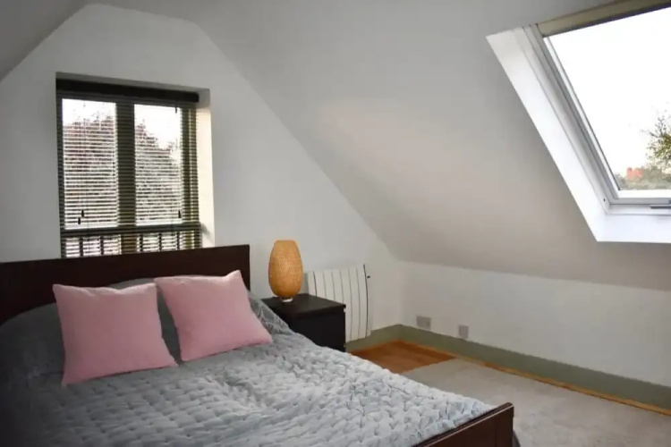 Cosy 2 Bedroom House With Parking