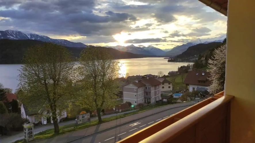 Standard Family room with balcony and with lake view