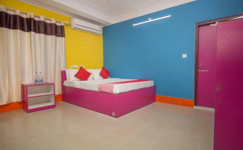 Relax Lodge By OYO Rooms
