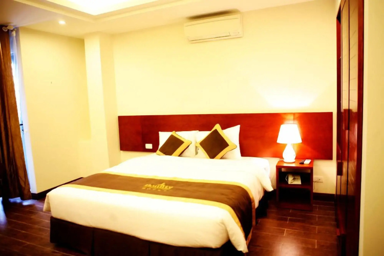 Bounty Hotel