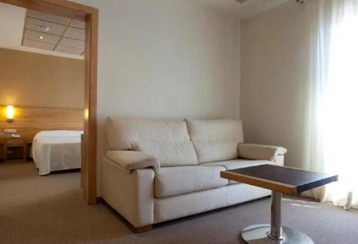 1 Bedroom Standard Quadruple Family room