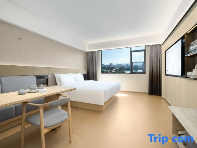 Standard Double room with river view