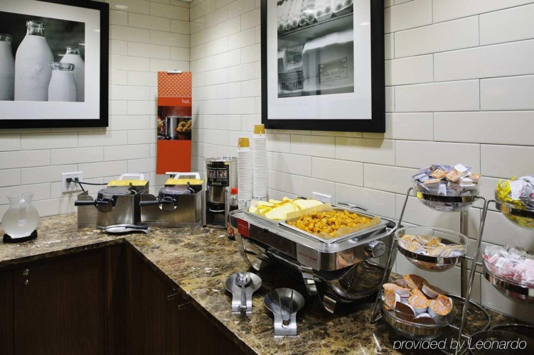 Hampton Inn Manhattan-Chelsea photo 12