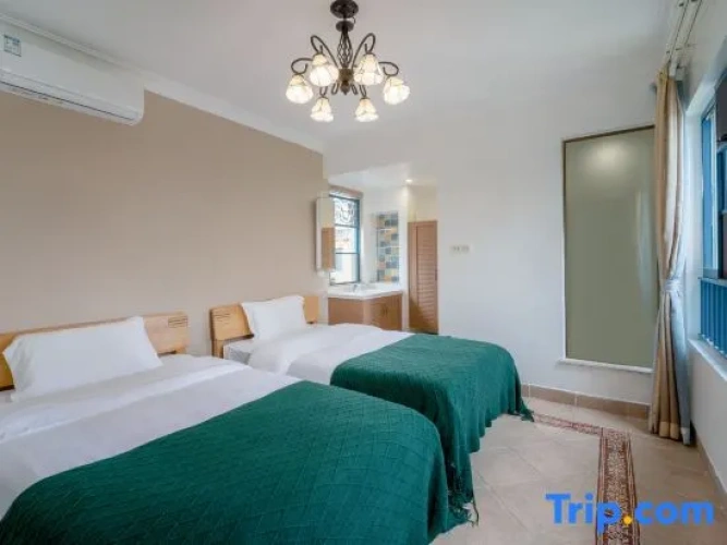 4 Bedrooms Duplex Suite with balcony and with sea view