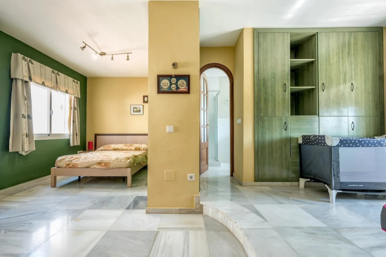 Villa Soleada Calahonda by Rafleys