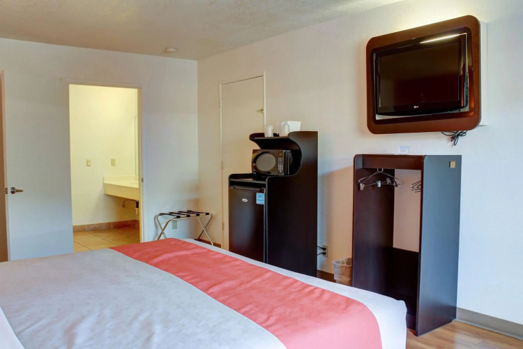 Motel 6 Bishop, CA