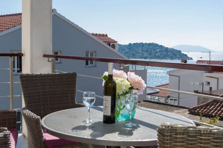 2 Bedrooms Apartment with balcony