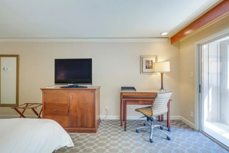 Resort Condo w/ Marina Access in Williamsburg!