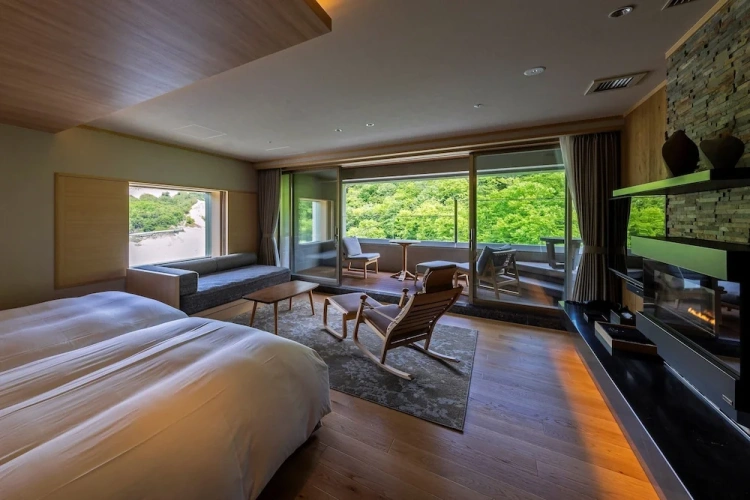Premium Corner with Open-Air Hot Spring Bath Twin West Building