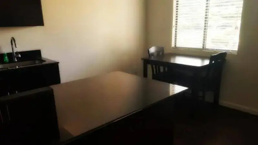 Clarion Suites Inn
