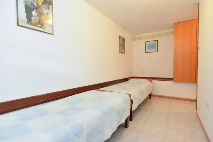 Apartment 765