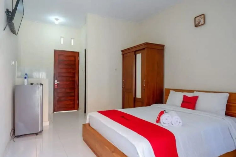 Reddoorz Near Mertasari Beach