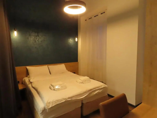 2BR loft apartment near Liberty square