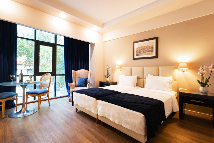 Best Western Plus Embassy Hotel