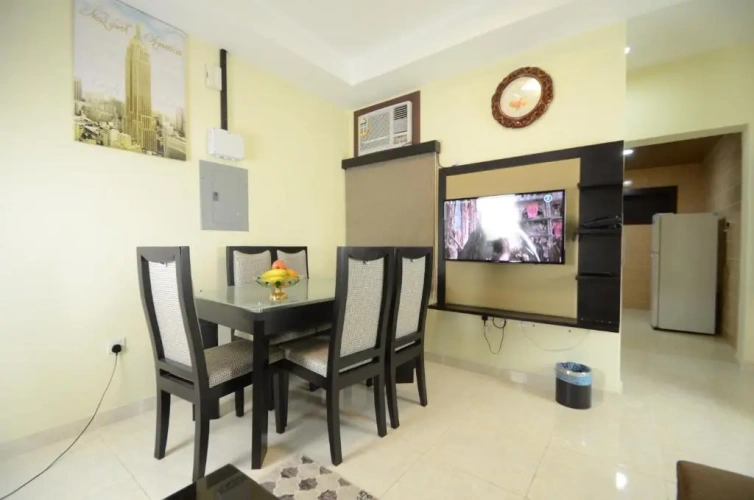 2 Bedrooms Apartment