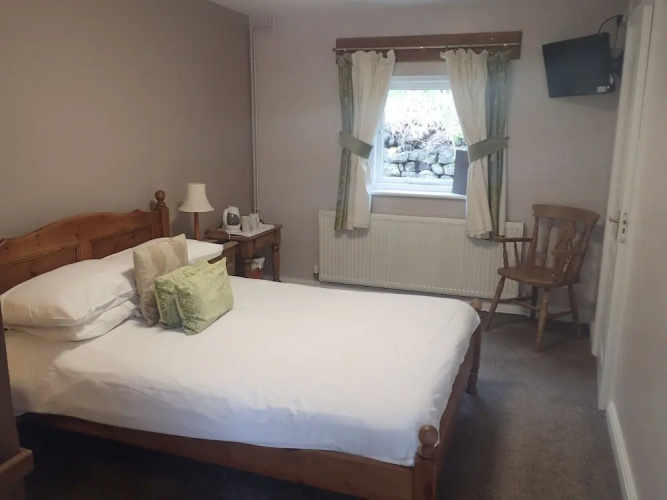 Ladybower Inn