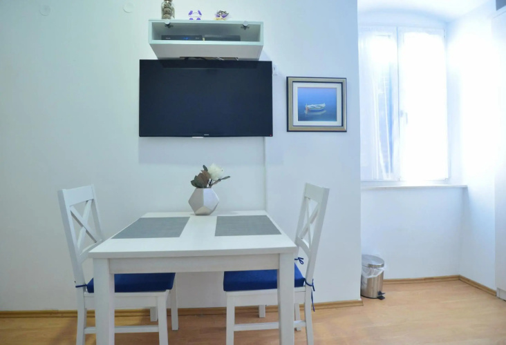 Split Center Room Helena